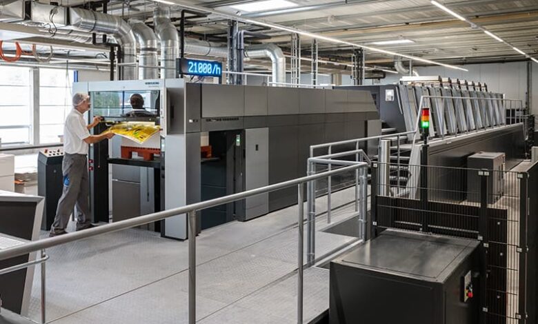 With a maximum printing speed of 21,000 sheets per hour, HEIDELBERG is taking the performance of its XL technology to the next level.