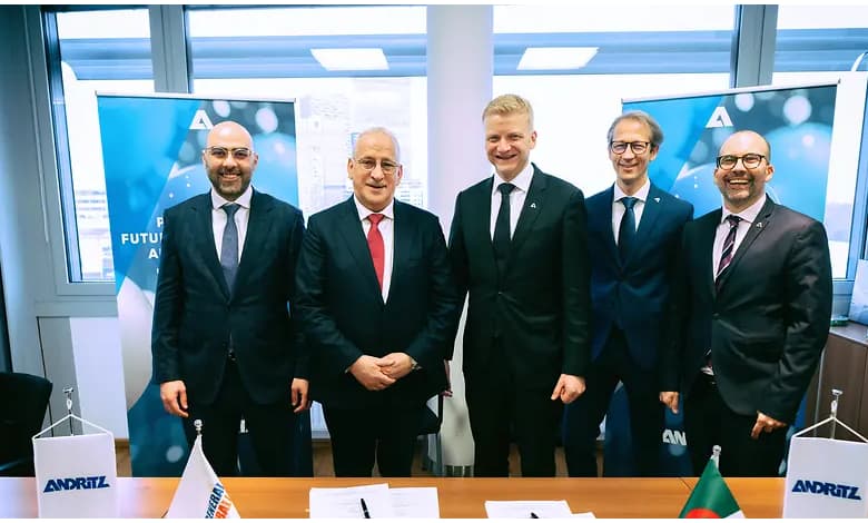 Representatives of General Emballage and ANDRITZ at the contract signing for the new paper production line in Naama, Algeria