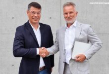 Dr.-Ing. Joachim Brenk, Chairman of the Possehl Group (right) and copy
